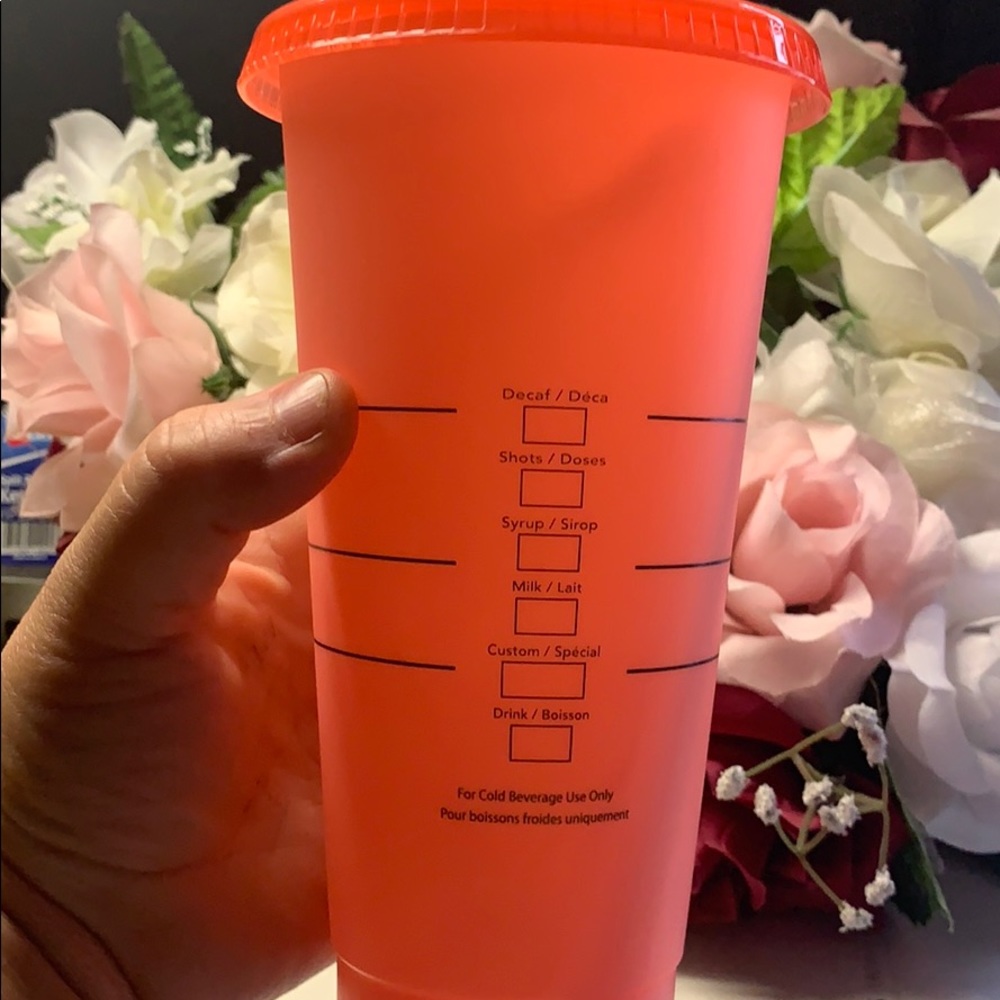 Color -Changing Reusable Cold Cups - Picture 2 of 3